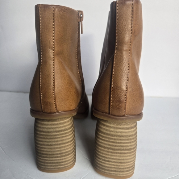 KORKS Tan Ankle Boots, New, Size 8 - Picture 6 of 7
